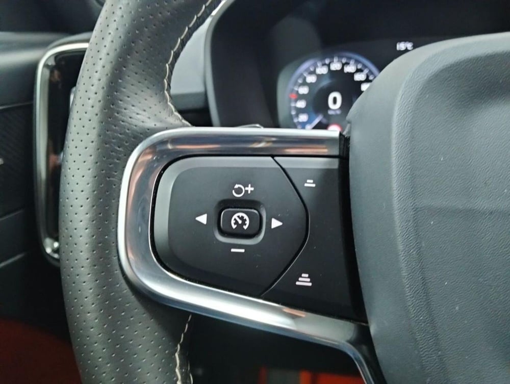 Volvo XC40 usata a Como (12)