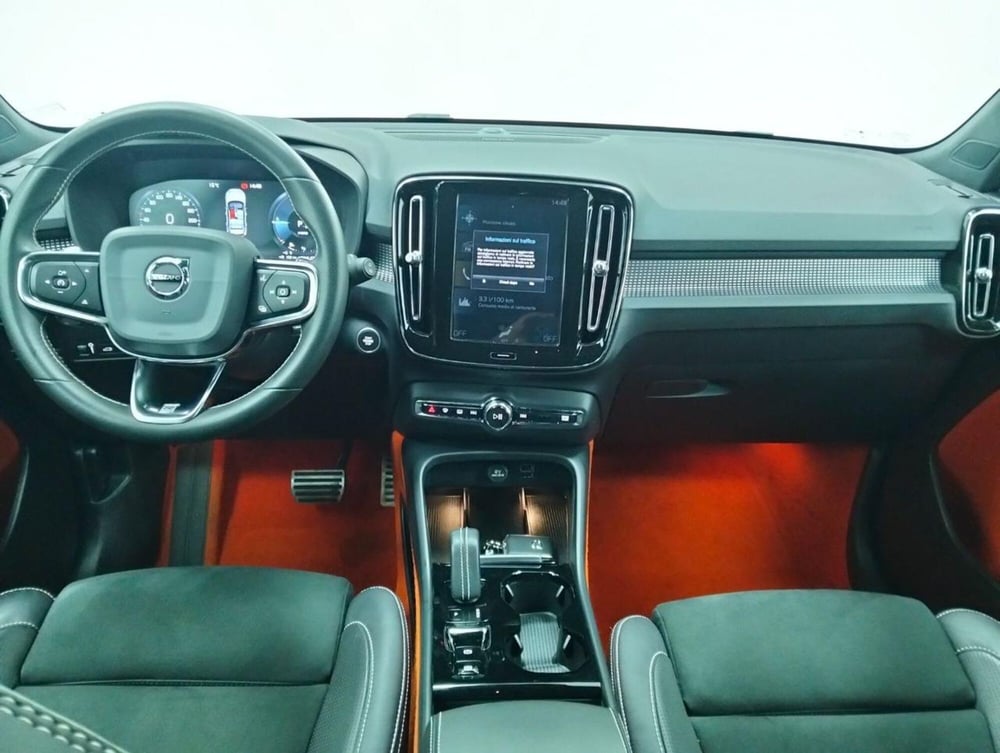 Volvo XC40 usata a Como (4)