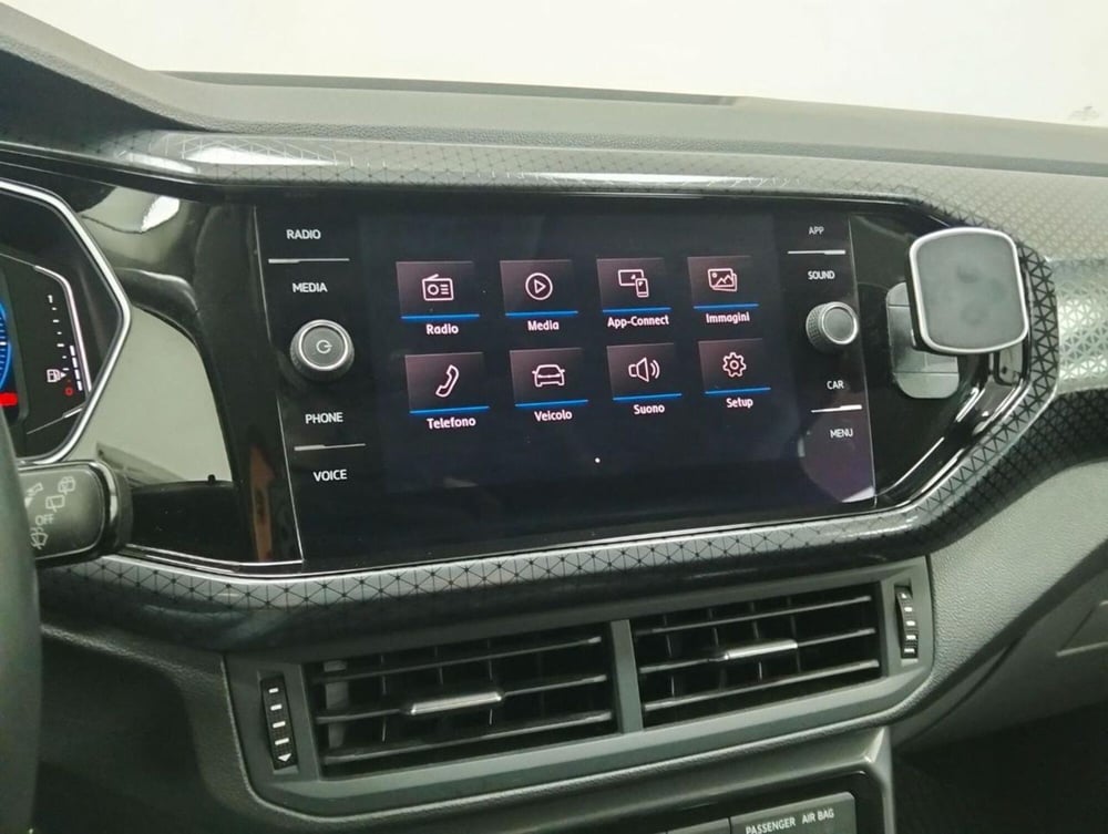 Volkswagen T-Cross usata a Como (15)