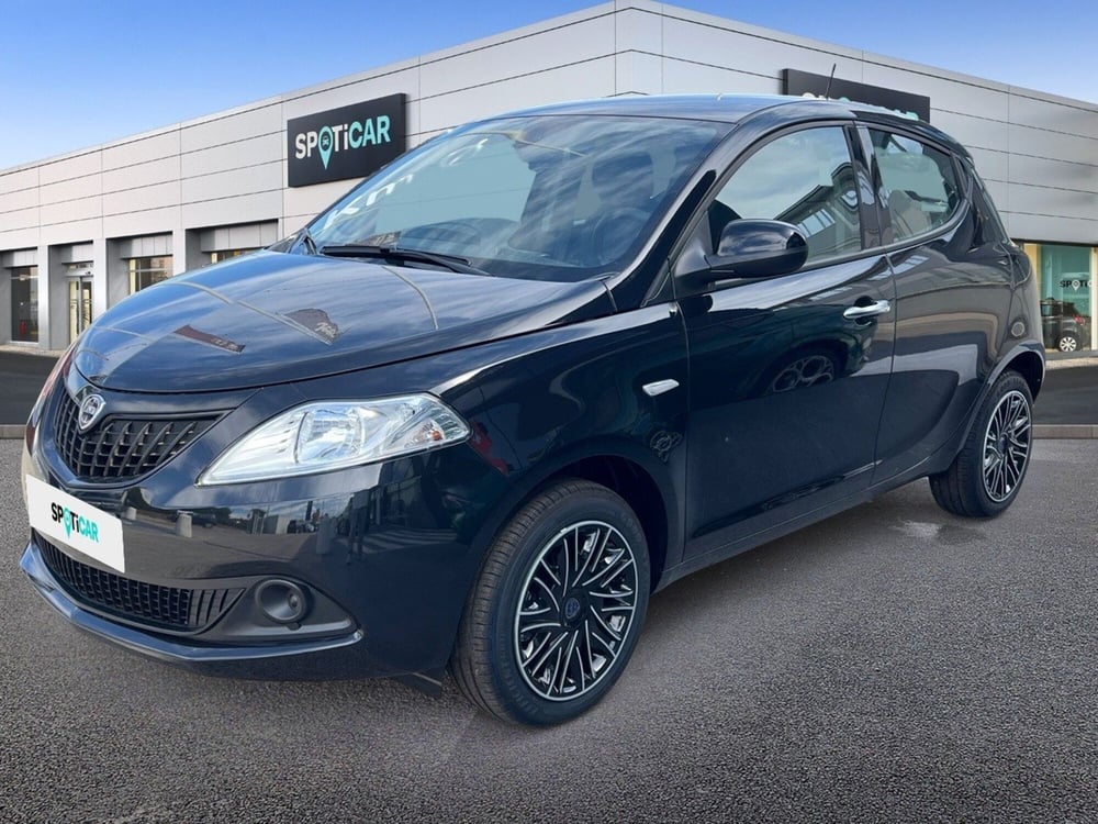 Lancia Ypsilon nuova a Pescara