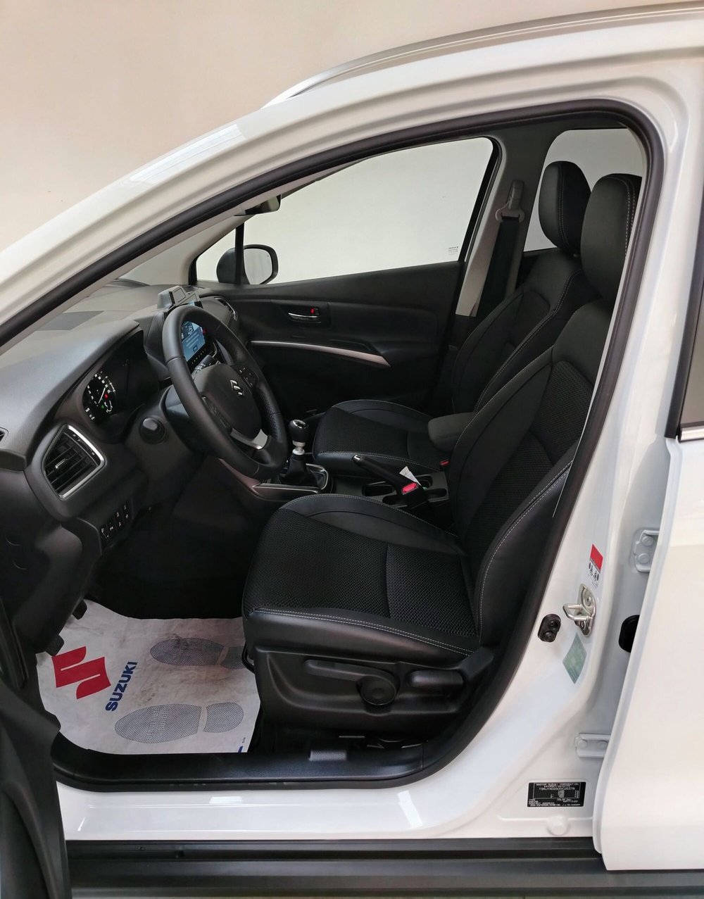 Suzuki S-Cross nuova a Rovigo (6)