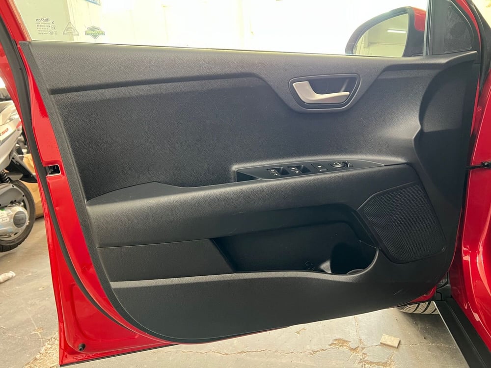 Kia Stonic usata a Bari (10)