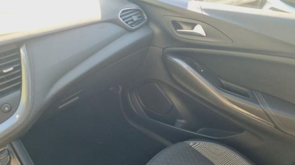 Opel Grandland X usata a Savona (9)
