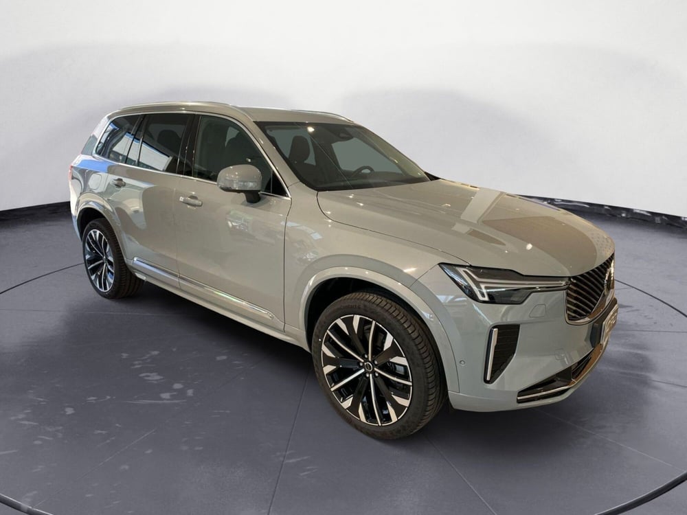Volvo XC90 nuova a Como (3)