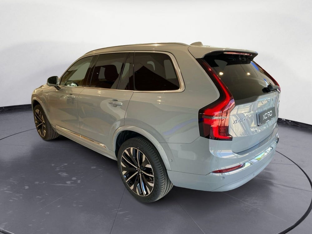 Volvo XC90 nuova a Como (4)