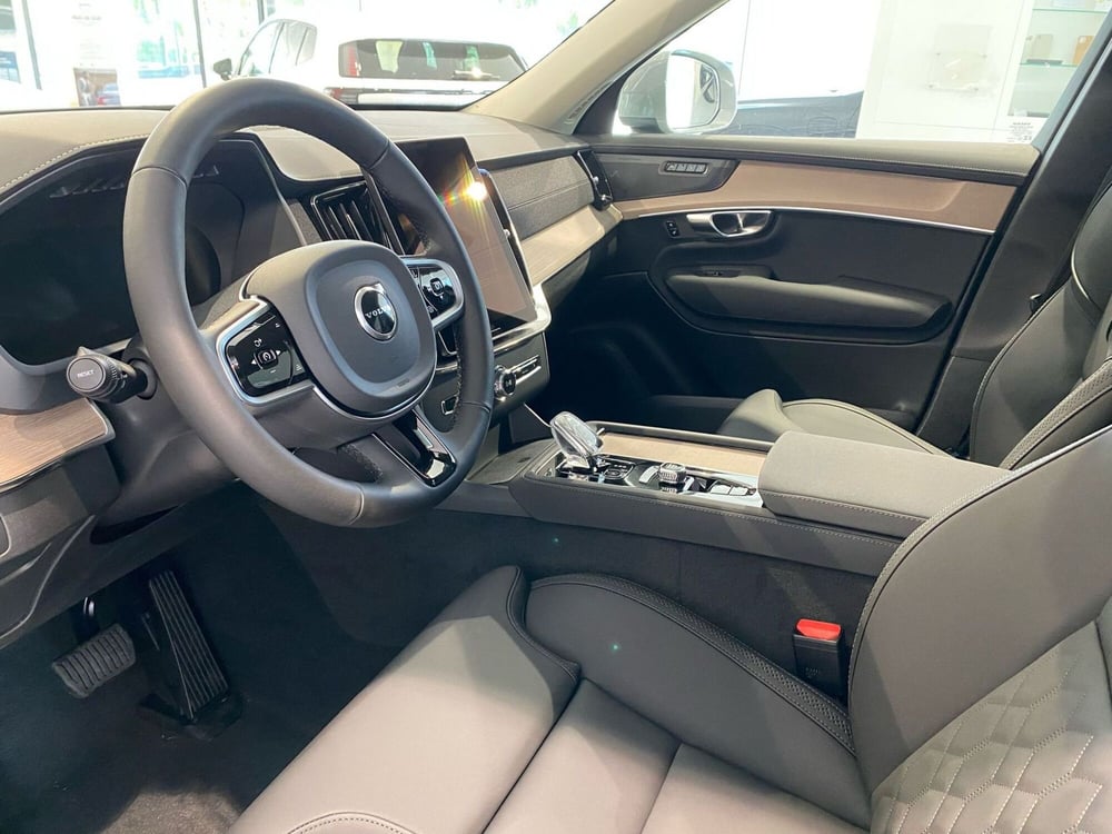 Volvo XC90 nuova a Como (9)