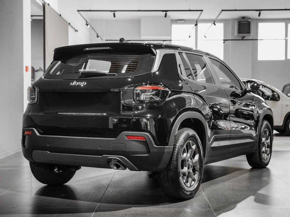 Jeep Avenger nuova a Prato (8)
