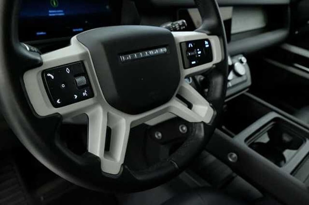 Land Rover Defender usata a Mantova (11)