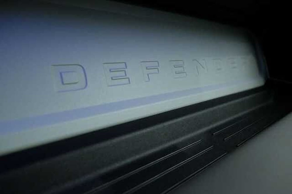 Land Rover Defender usata a Mantova (18)