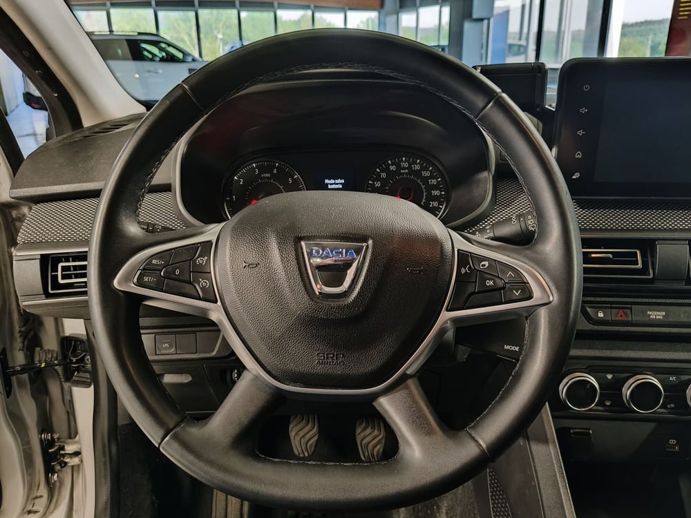 Dacia Jogger usata a Brescia (16)