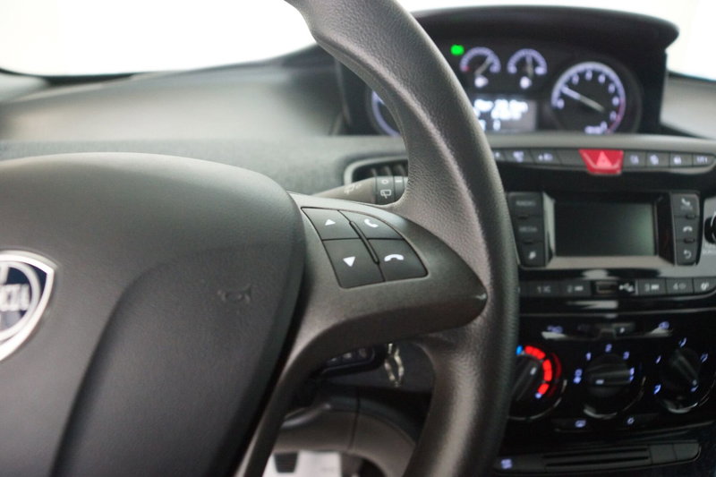 Lancia Ypsilon usata a Torino (12)