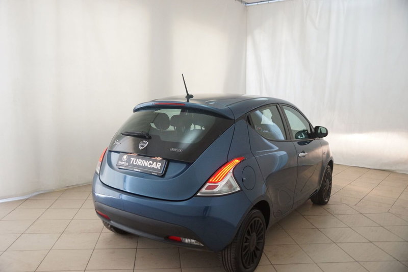 Lancia Ypsilon usata a Torino (19)