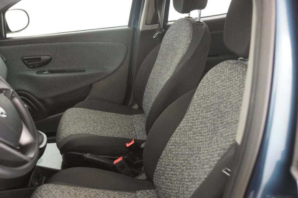 Lancia Ypsilon usata a Torino (8)