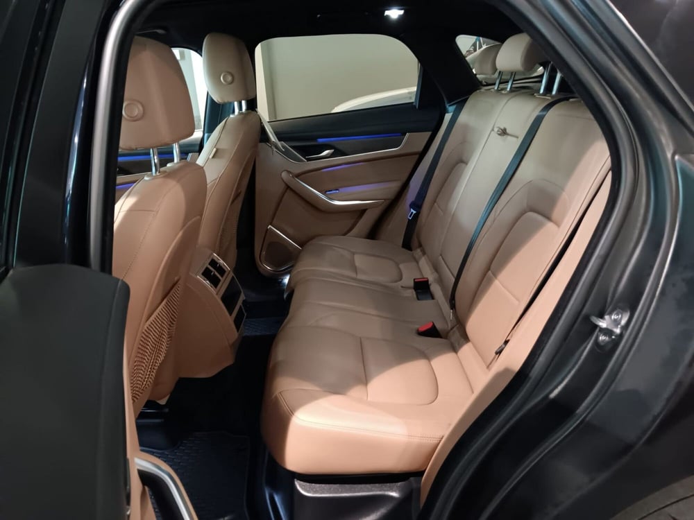 Jaguar F-Pace usata a Asti (12)