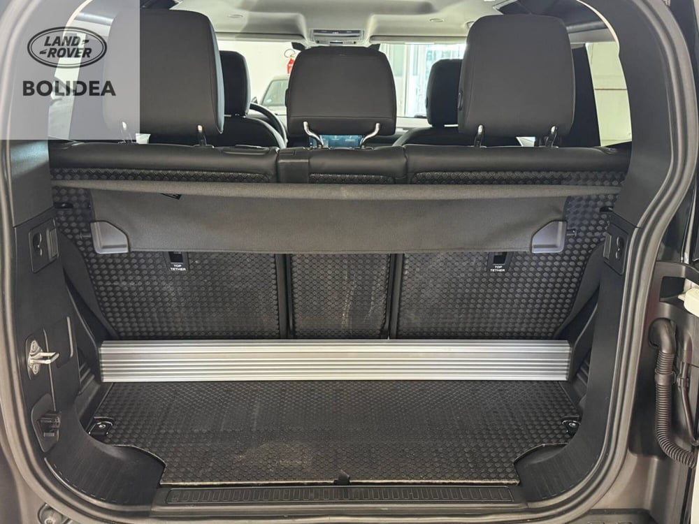 Land Rover Defender usata a Savona (19)