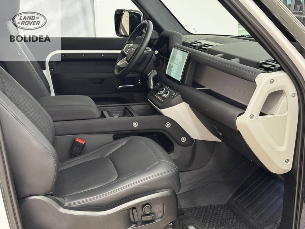 Land Rover Defender usata a Savona (3)