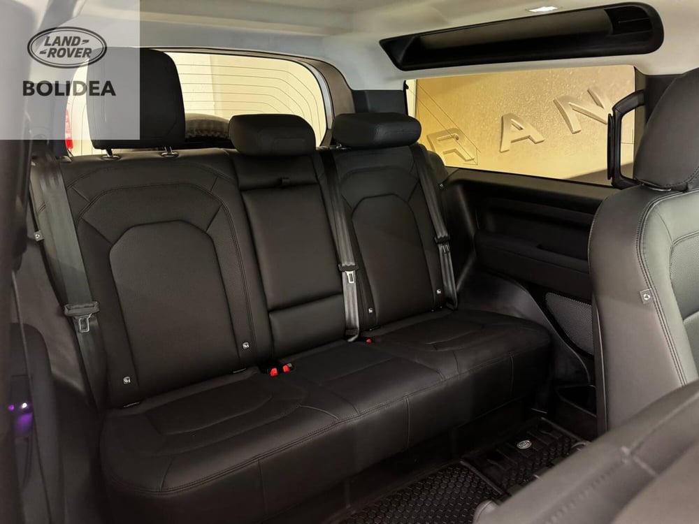 Land Rover Defender usata a Savona (5)