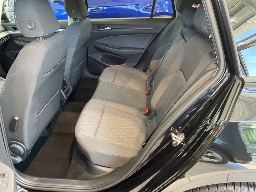 Volkswagen Golf Variant nuova a Varese (10)