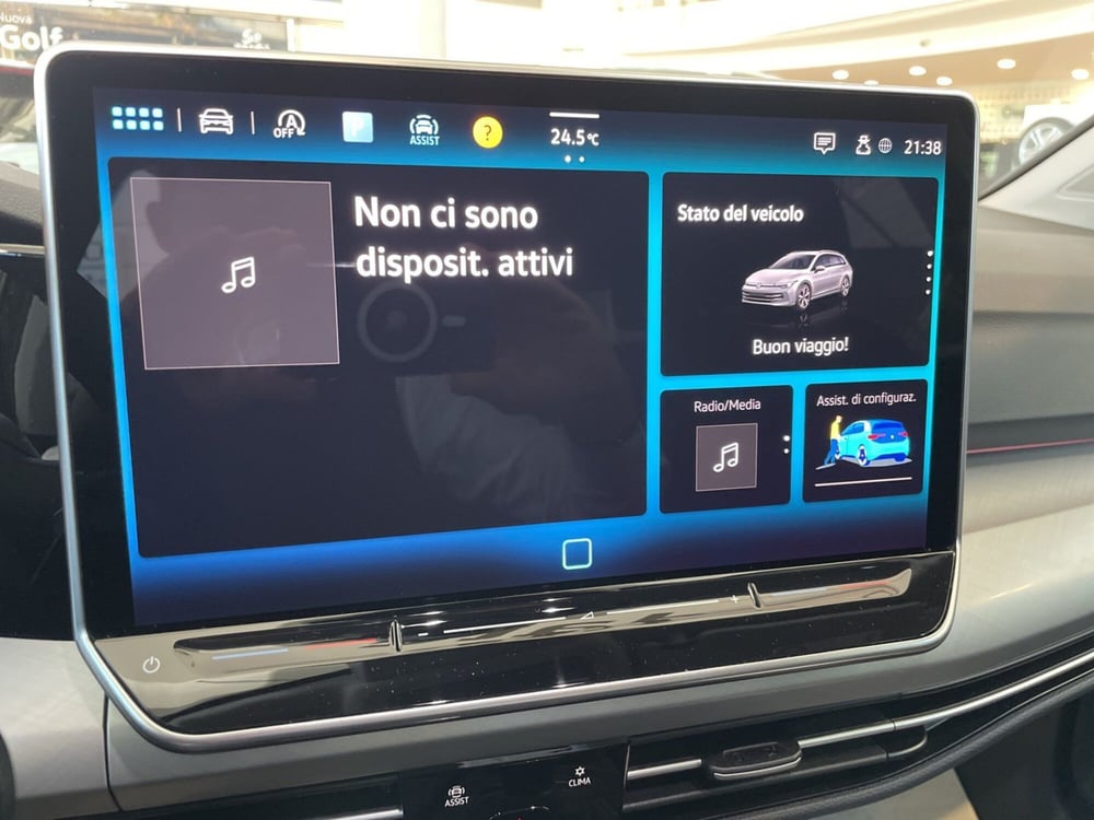 Volkswagen Golf Variant nuova a Varese (12)