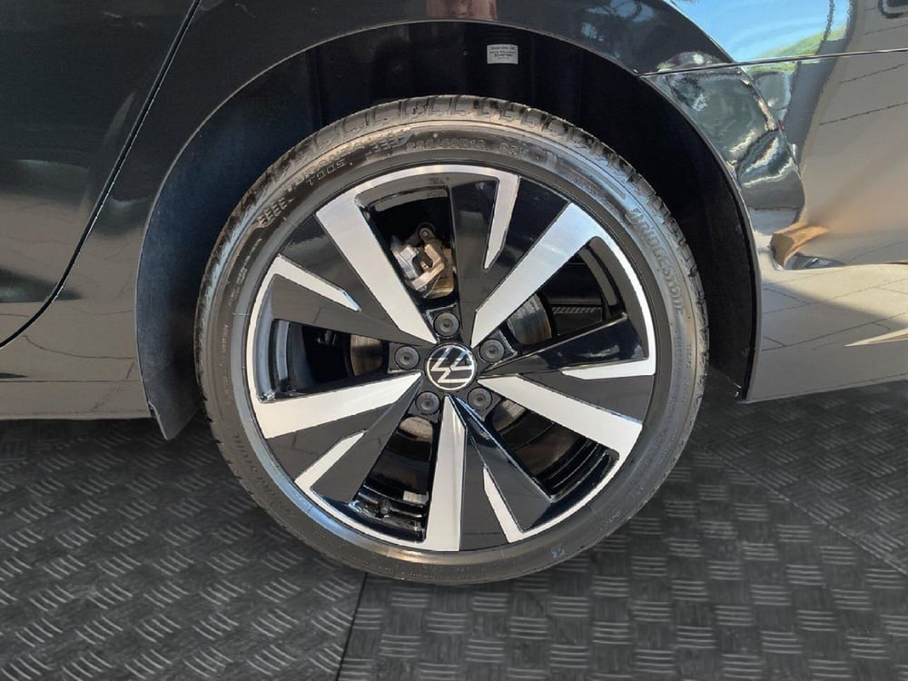 Volkswagen Golf Variant nuova a Varese (6)