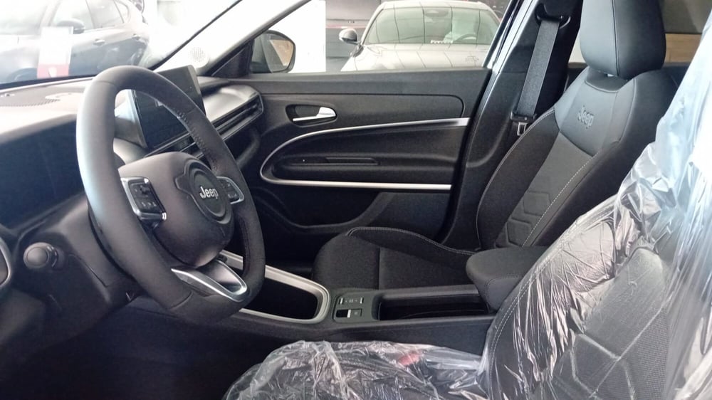 Jeep Avenger nuova a Benevento (11)