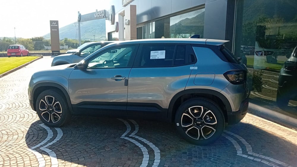 Jeep Avenger nuova a Benevento (4)