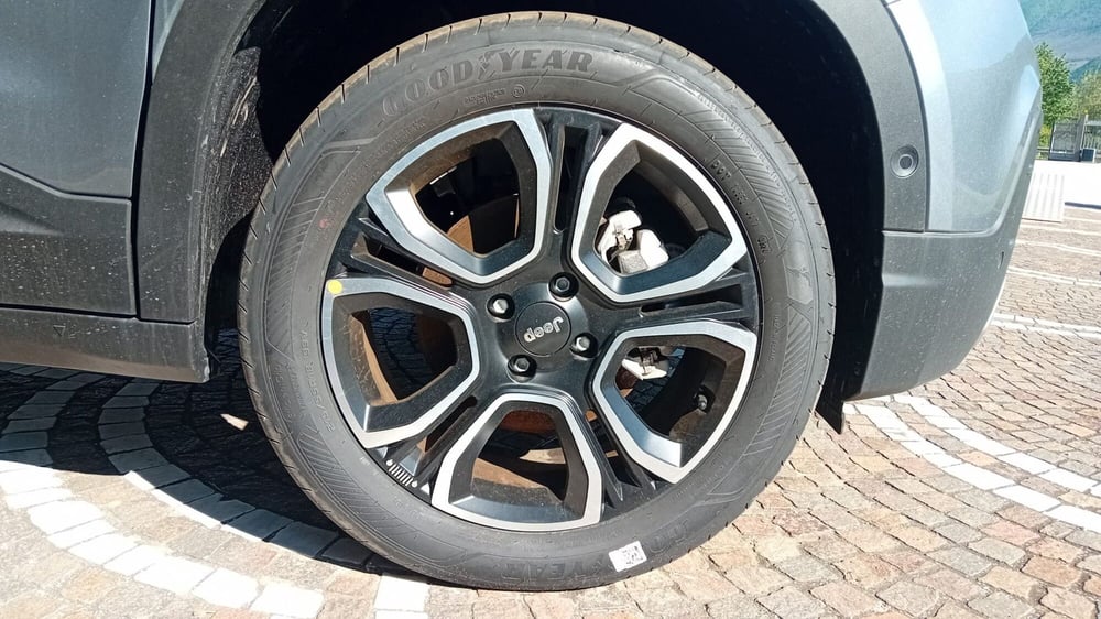 Jeep Avenger nuova a Benevento (8)