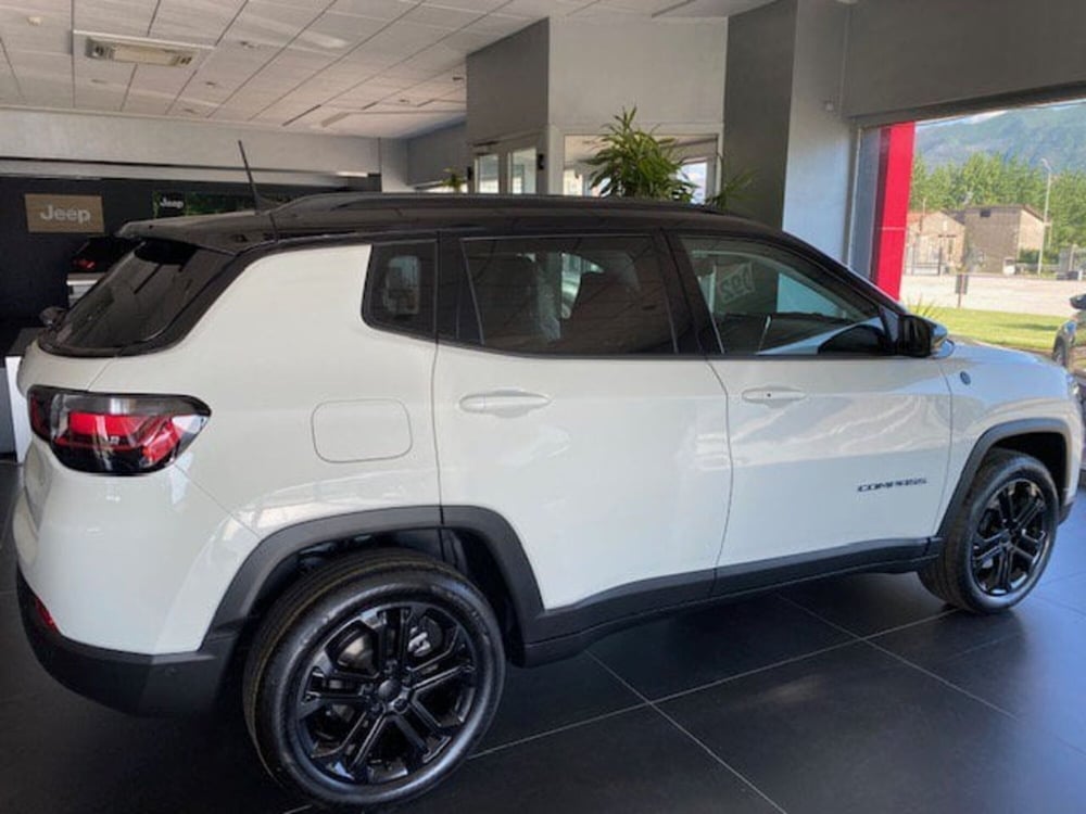 Jeep Compass nuova a Benevento (10)