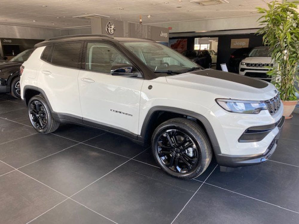 Jeep Compass nuova a Benevento (11)