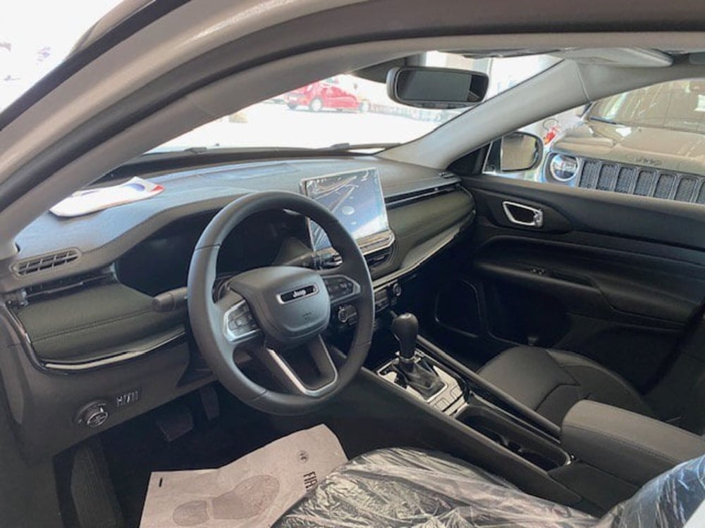 Jeep Compass nuova a Benevento (13)