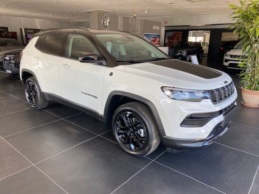 Jeep Compass nuova a Benevento (3)
