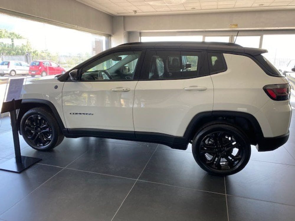 Jeep Compass nuova a Benevento (5)