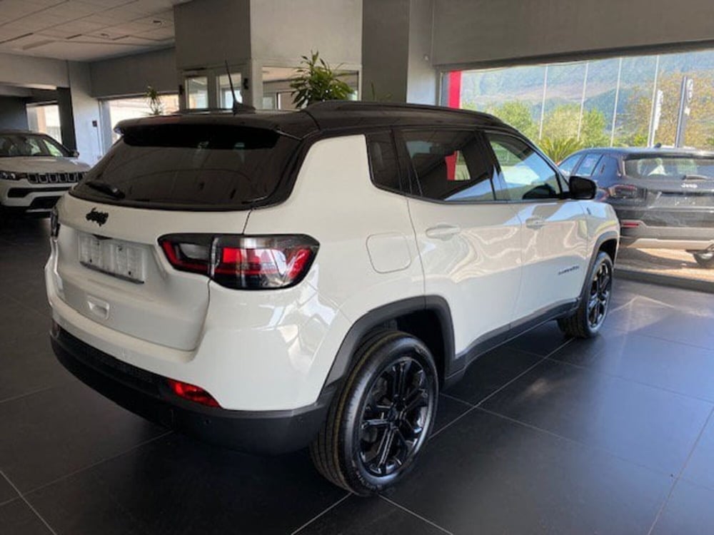 Jeep Compass nuova a Benevento (9)