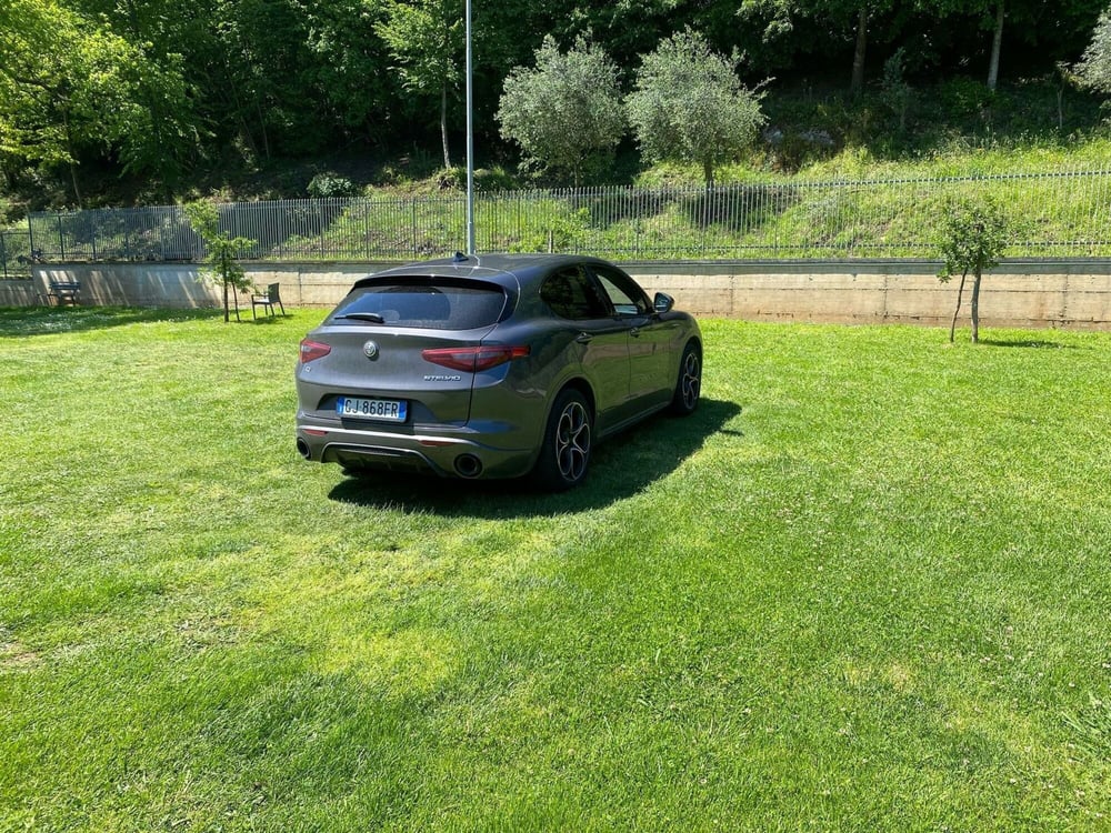 Alfa Romeo Stelvio usata a Salerno (3)