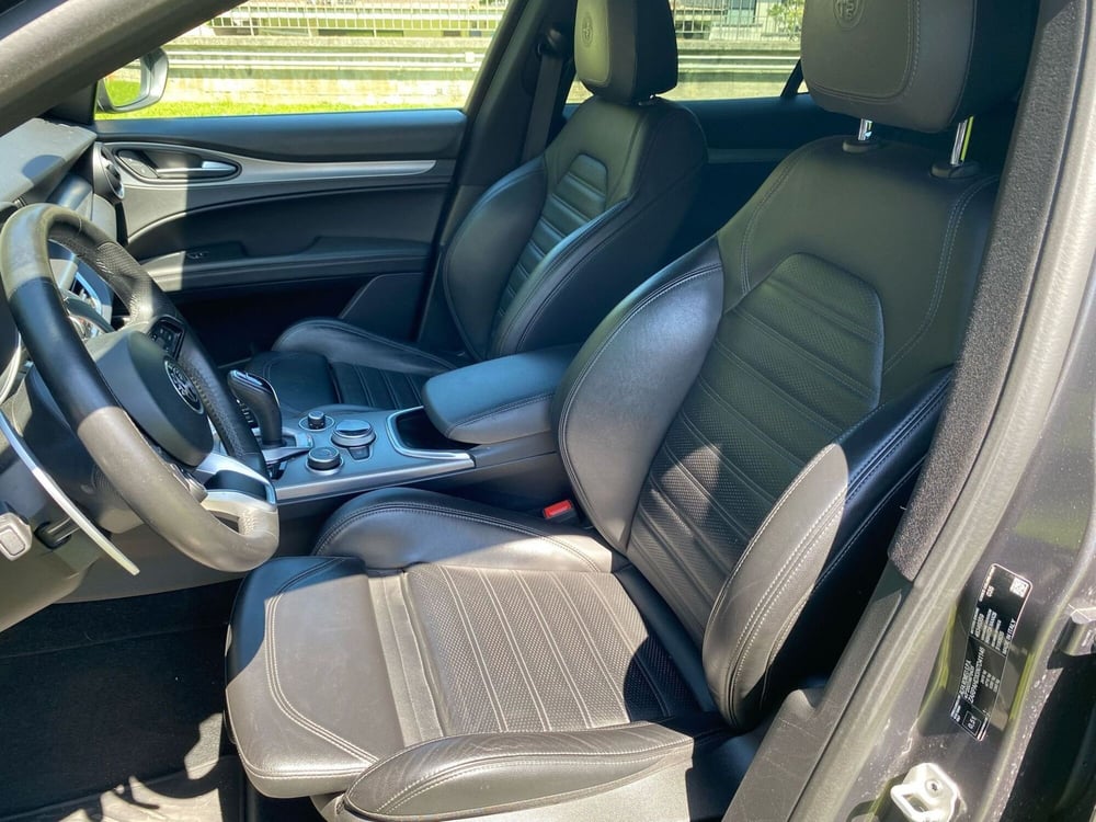 Alfa Romeo Stelvio usata a Salerno (6)