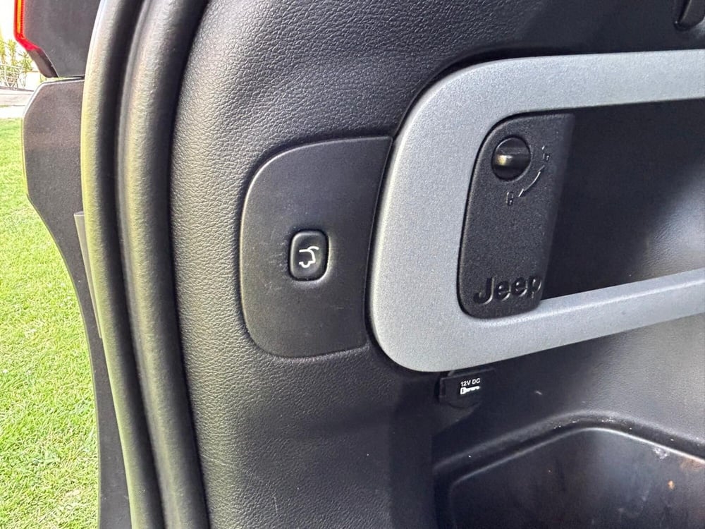 Jeep Cherokee usata a Salerno (16)