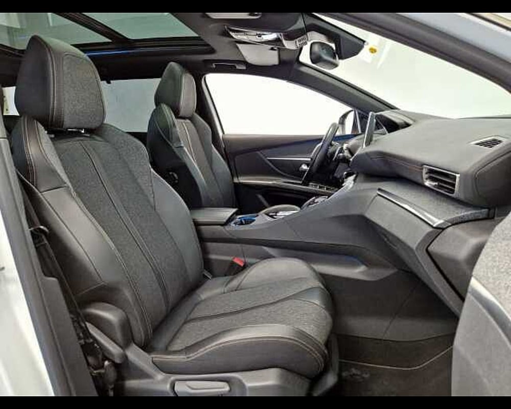 Peugeot 5008 usata a Milano (10)