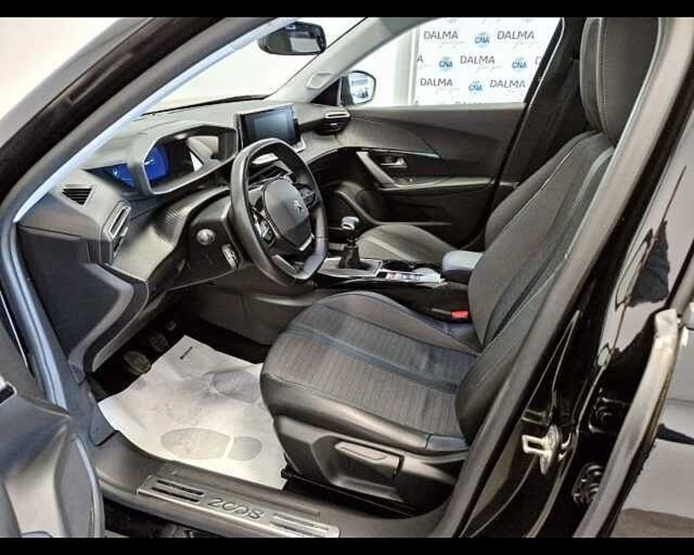 Peugeot 2008 usata a Milano (6)