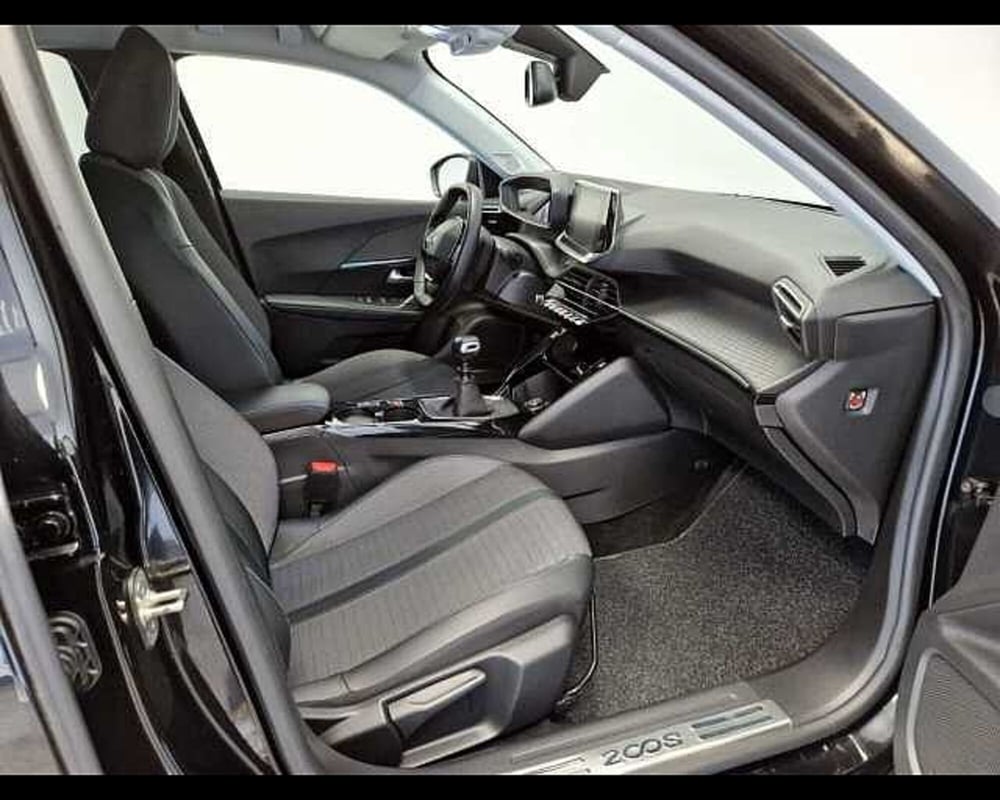 Peugeot 2008 usata a Milano (9)