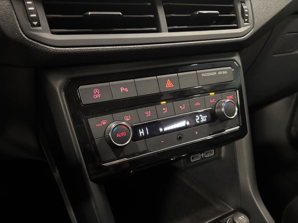 Volkswagen T-Cross usata a Prato (15)
