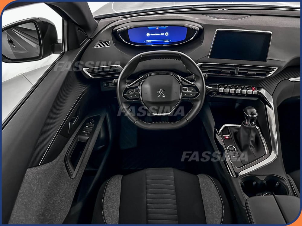 Peugeot 5008 usata a Milano (10)