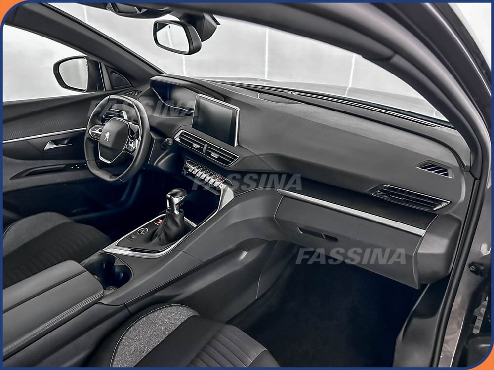 Peugeot 5008 usata a Milano (14)