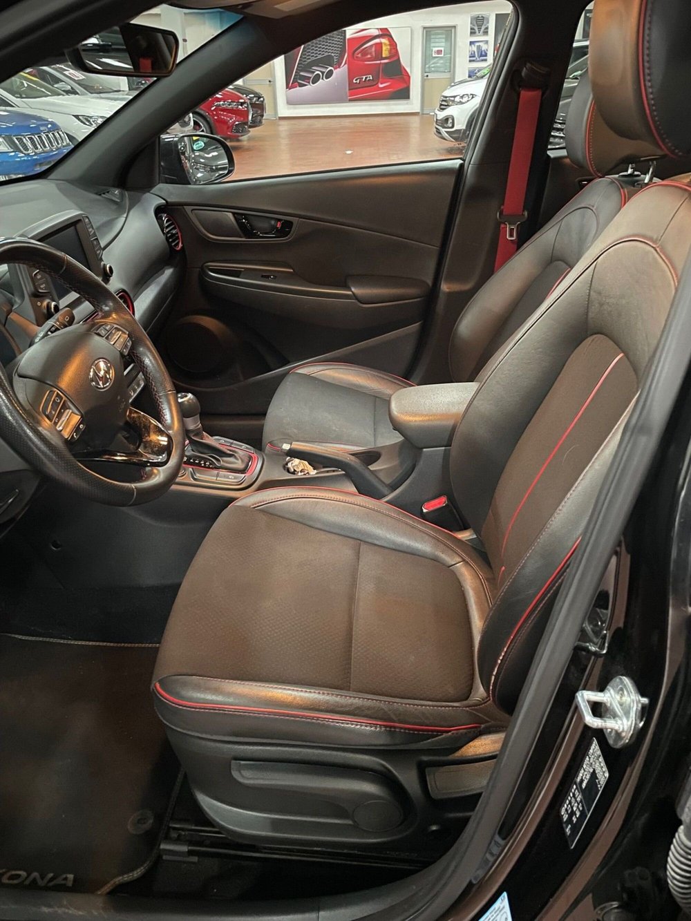 Hyundai Kona usata a Lucca (11)