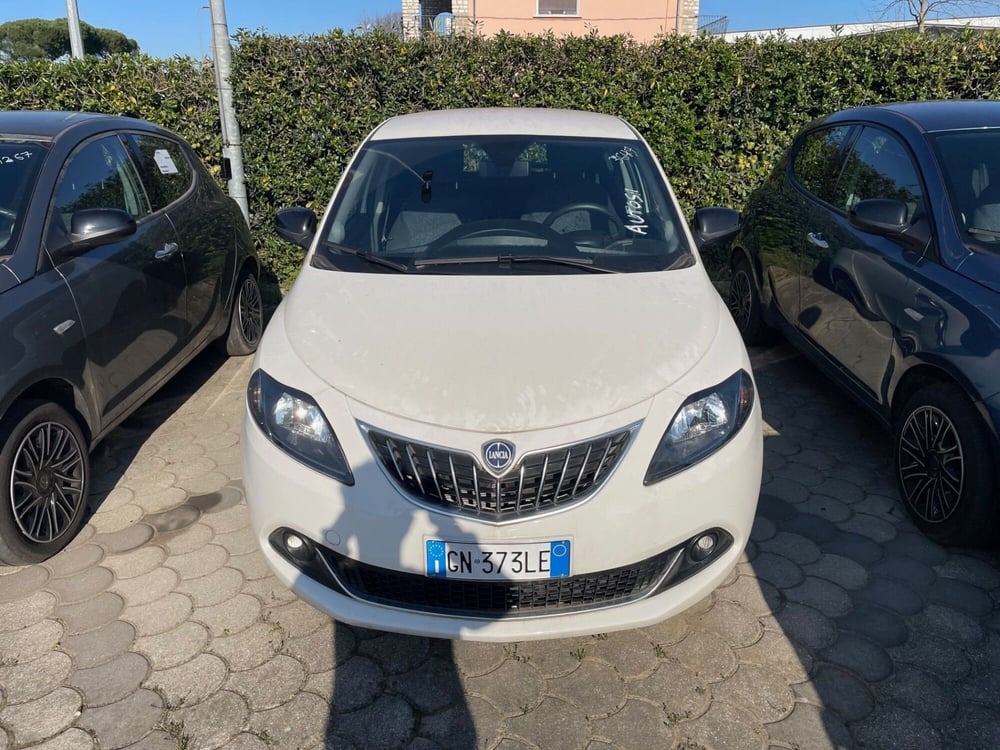 Lancia Ypsilon usata a Lucca (2)