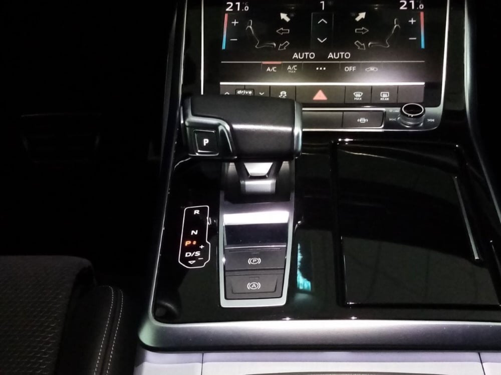 Audi Q8 usata a Bari (11)