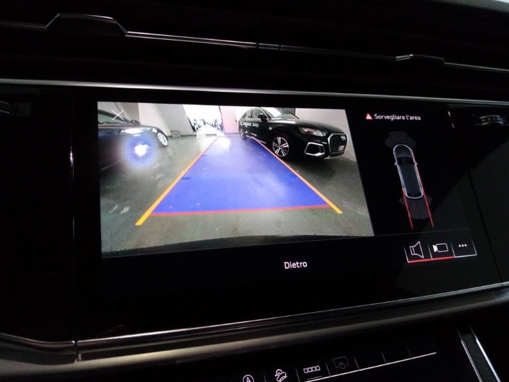 Audi Q8 usata a Bari (12)