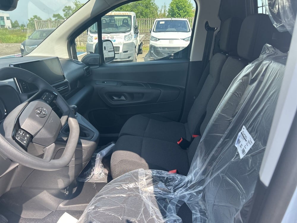 Toyota Proace City nuova a Bergamo (11)