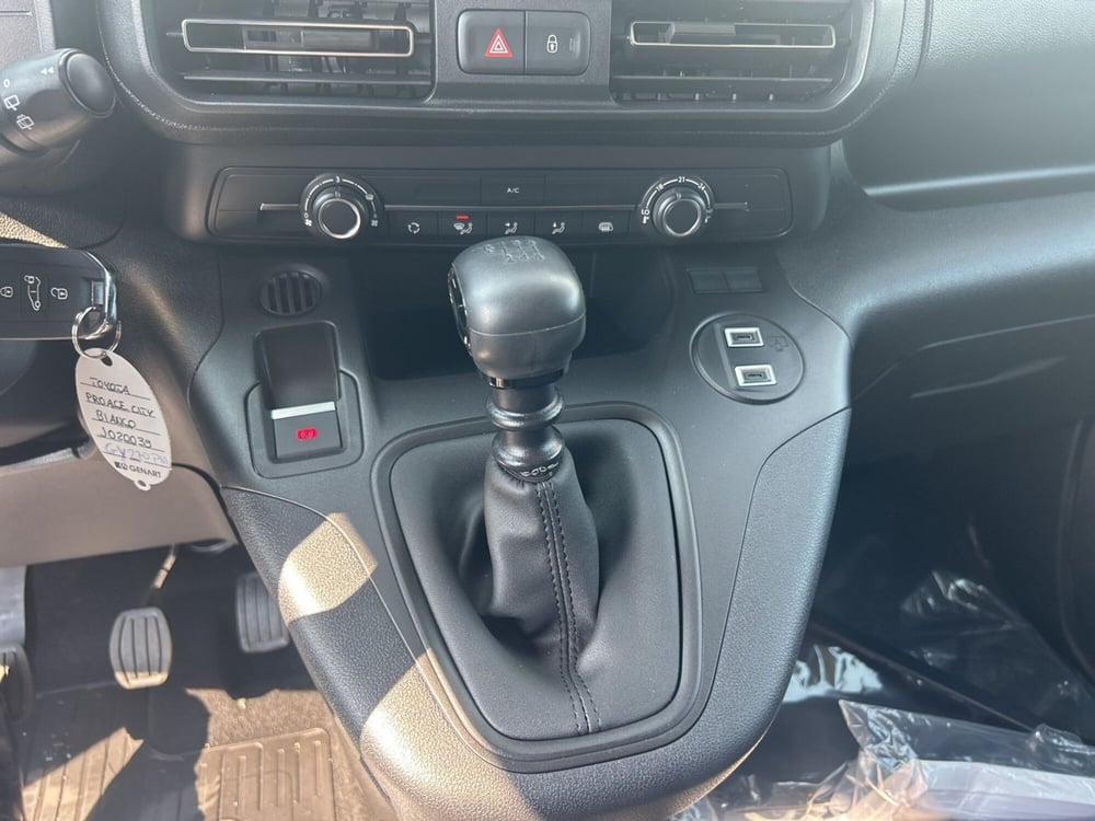 Toyota Proace City nuova a Bergamo (14)