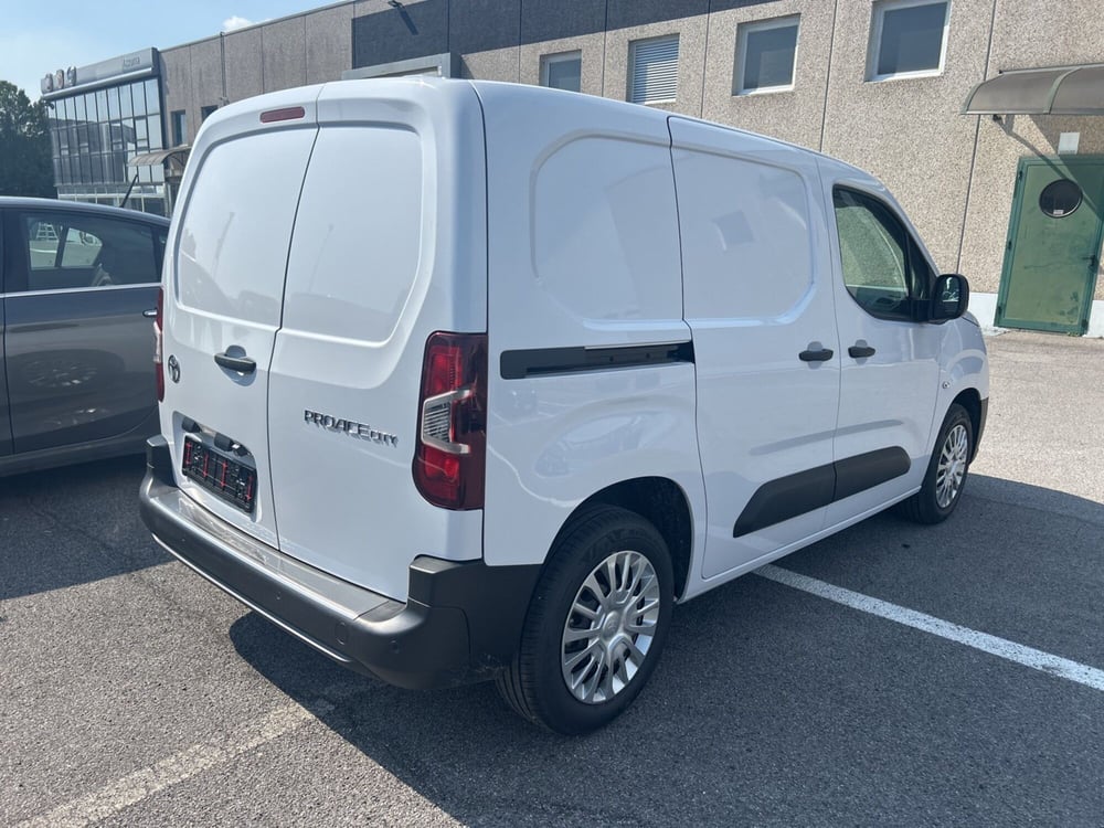 Toyota Proace City nuova a Bergamo (19)