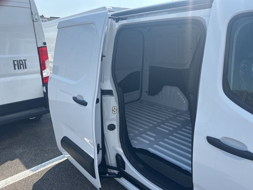 Toyota Proace City nuova a Bergamo (6)